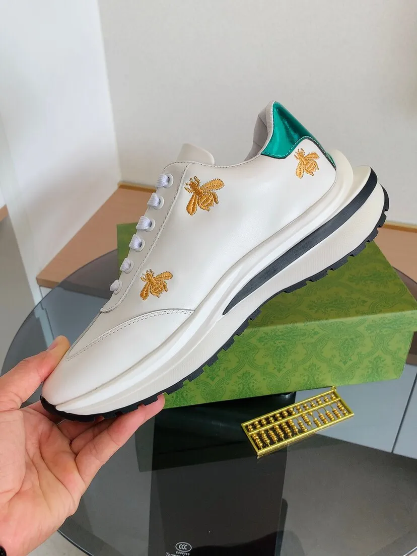 Factory price 420. High-quality new GUCCI (Gucci) is launched simultaneously. New men's shoes, 😘fabrics are selected from imported cowhide, lining: sheepskin lining. 👍🏿 High-end ☄️ air-cushion molded anti-slip rubber outsole, exquisite lines, simple and elegant, comfortable and high-end for leisure travel. Code number: 38 to 44 (45 can be customized and cannot be returned or exchanged)